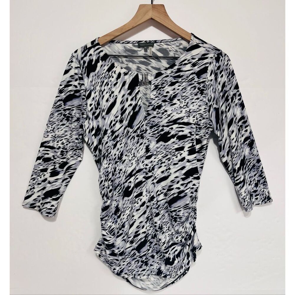 Vince Camuto Animal Print V Neck Blouse   Size M